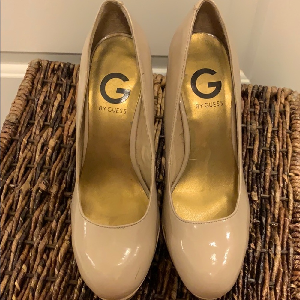 Guess nude pumps
